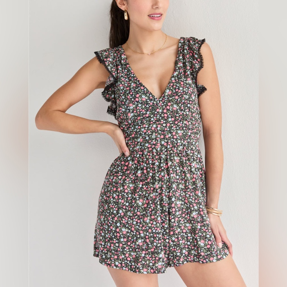 Francesca's Johanna Frill Short Sleeve Mini Romper (Rowa)